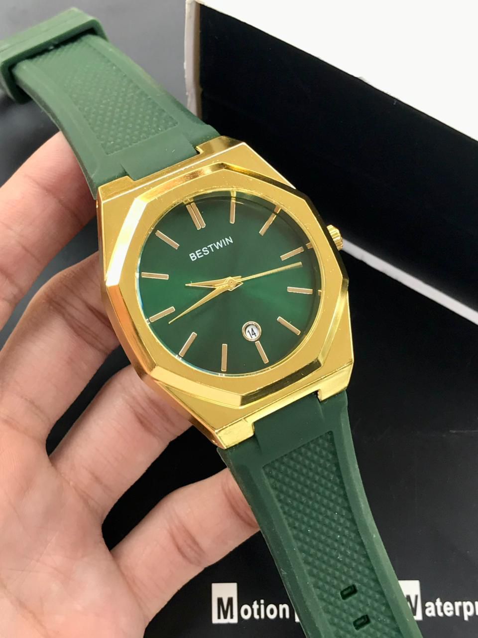 BESTWIN Silicone Strap Watch